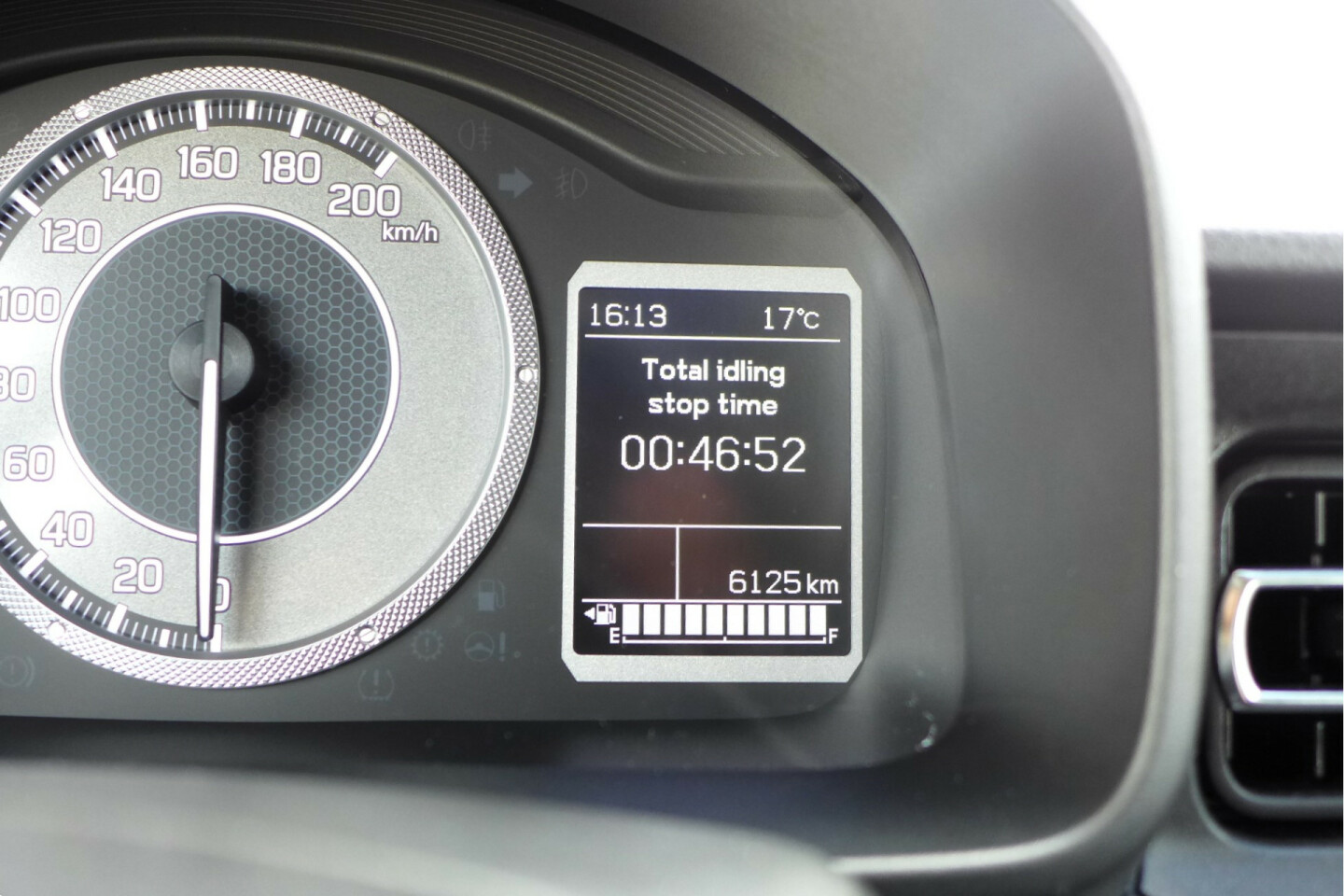 Suzuki-Ignis-16
