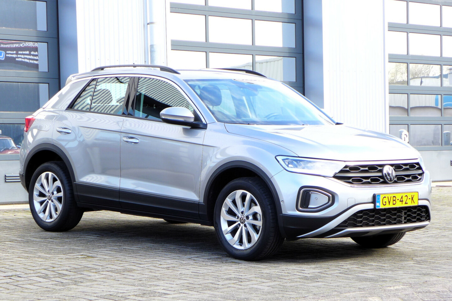 Volkswagen-T-Roc-3