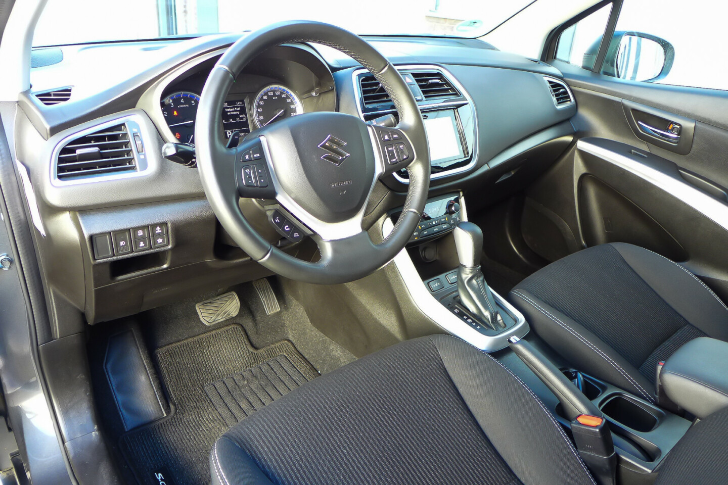 Suzuki-S-Cross-9