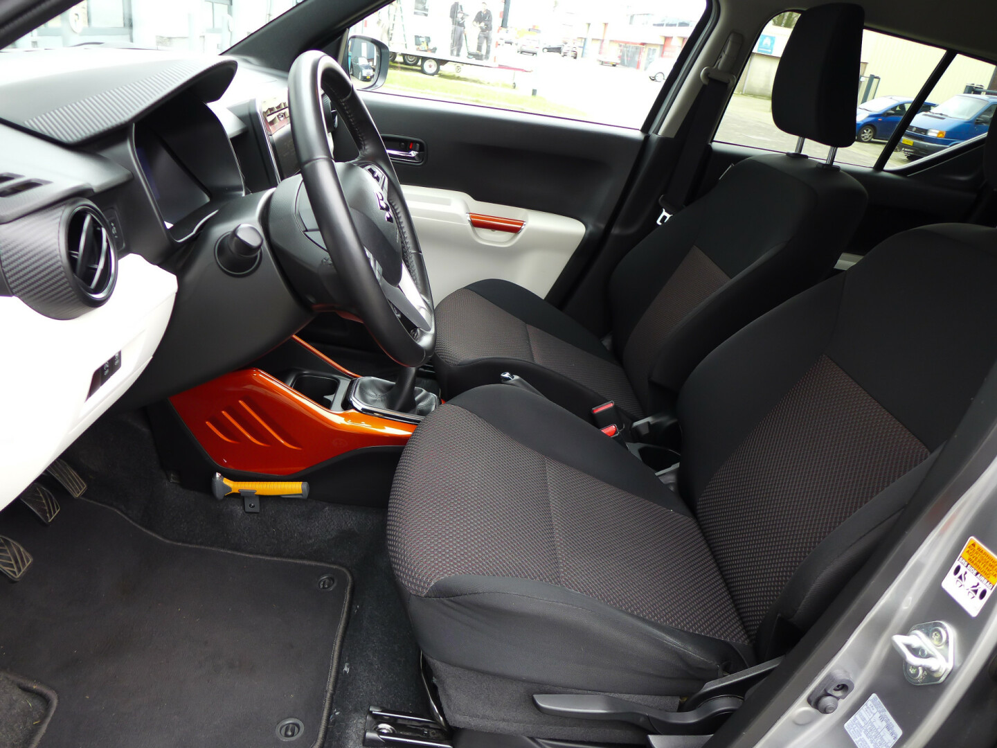 Suzuki-Ignis-17