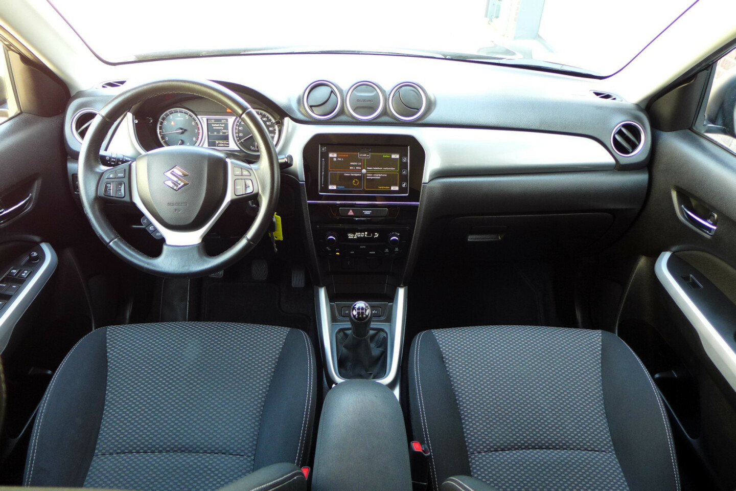 Suzuki-Vitara-13