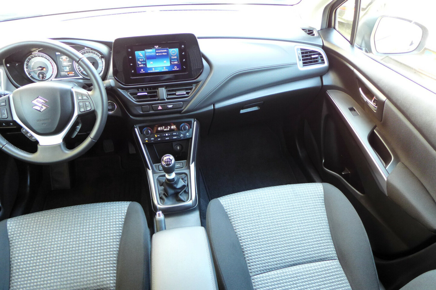 Suzuki-S-Cross-20