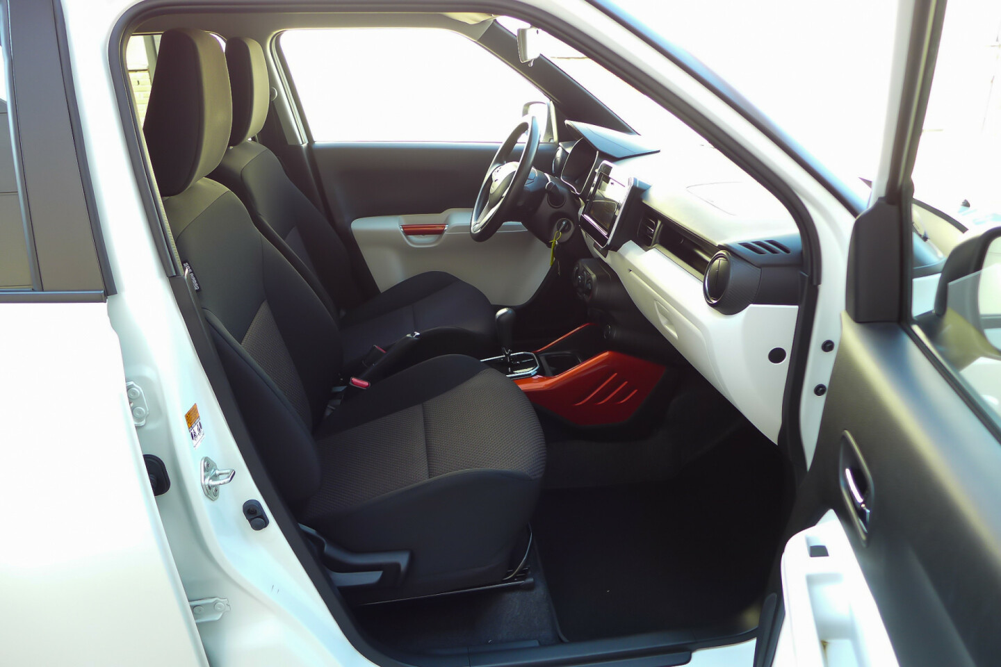 Suzuki-Ignis-11