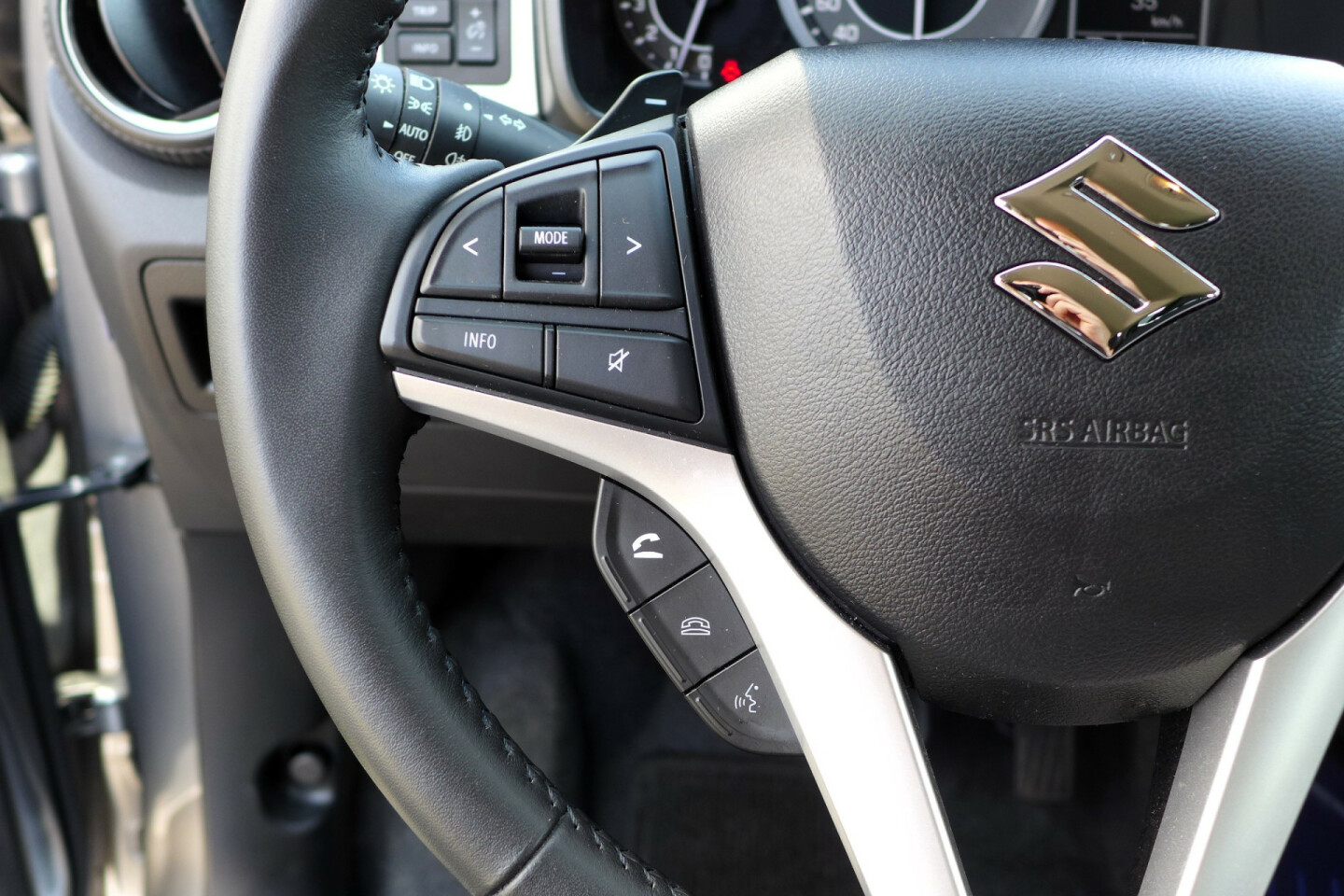 Suzuki-Ignis-15