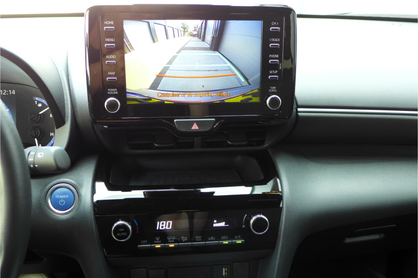 Toyota-Yaris Cross-19