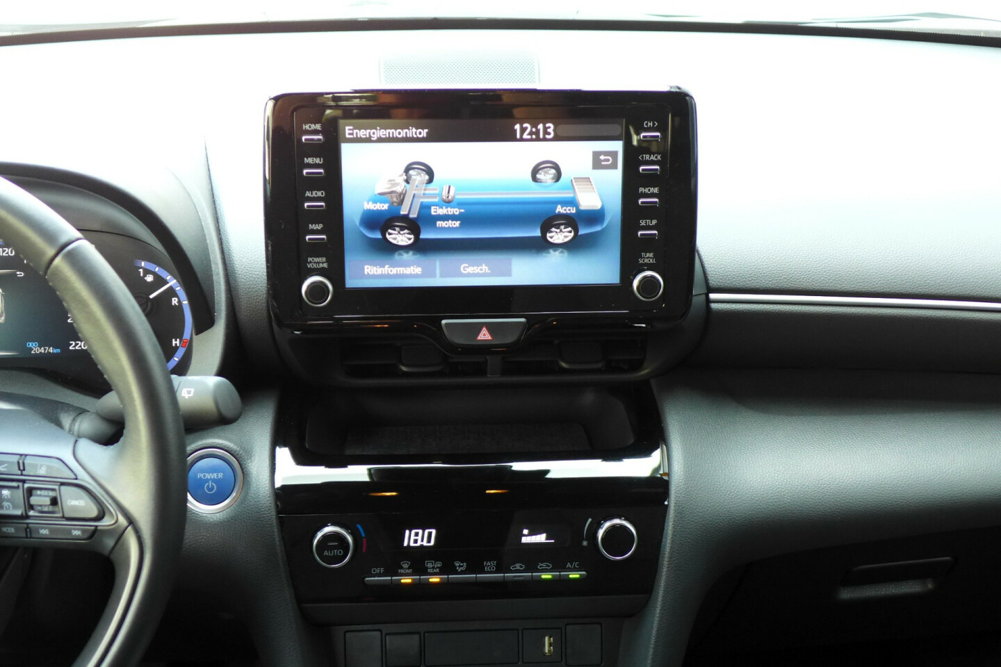 Toyota-Yaris Cross-21