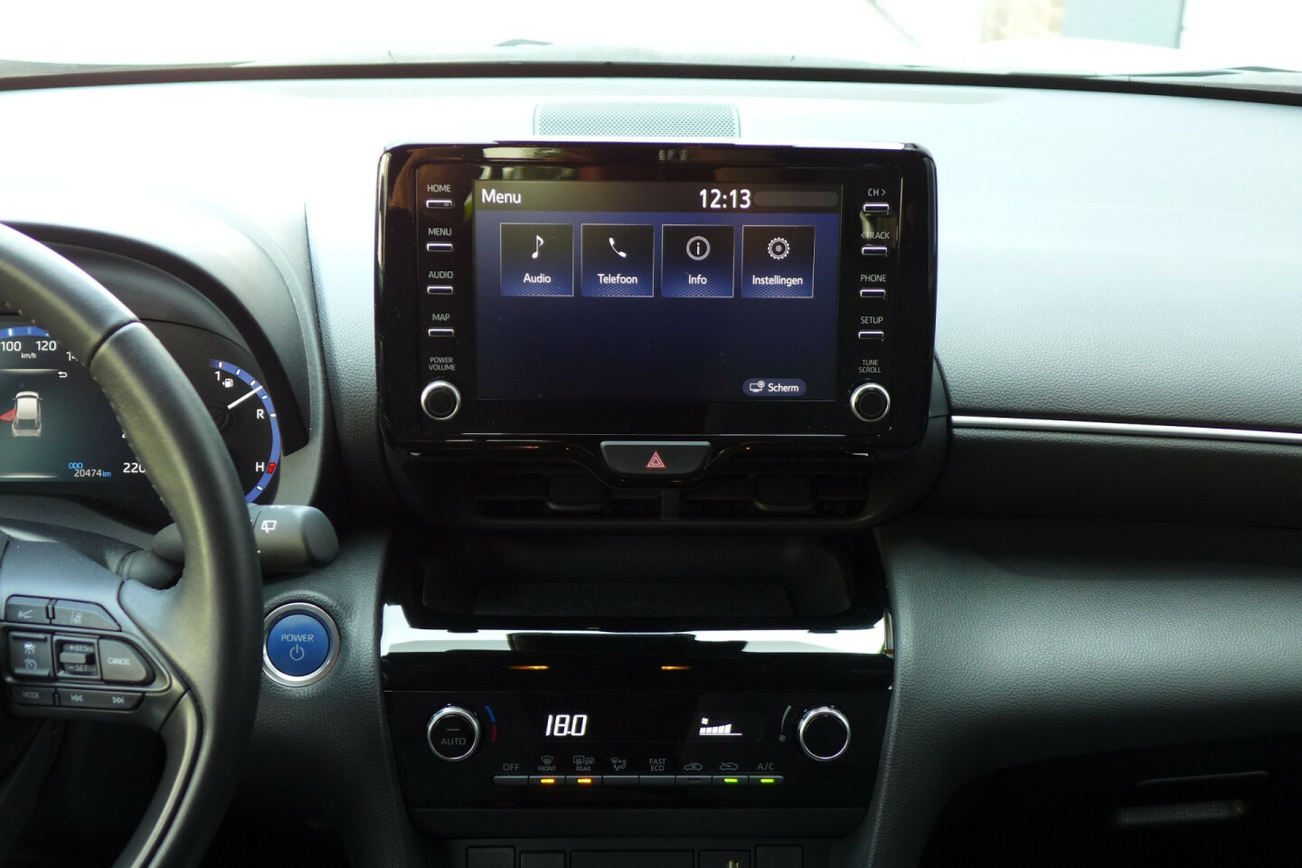 Toyota-Yaris Cross-22