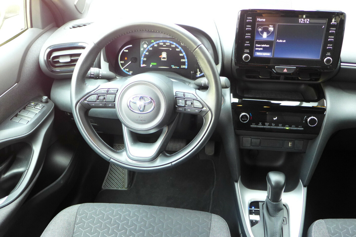 Toyota-Yaris Cross-8
