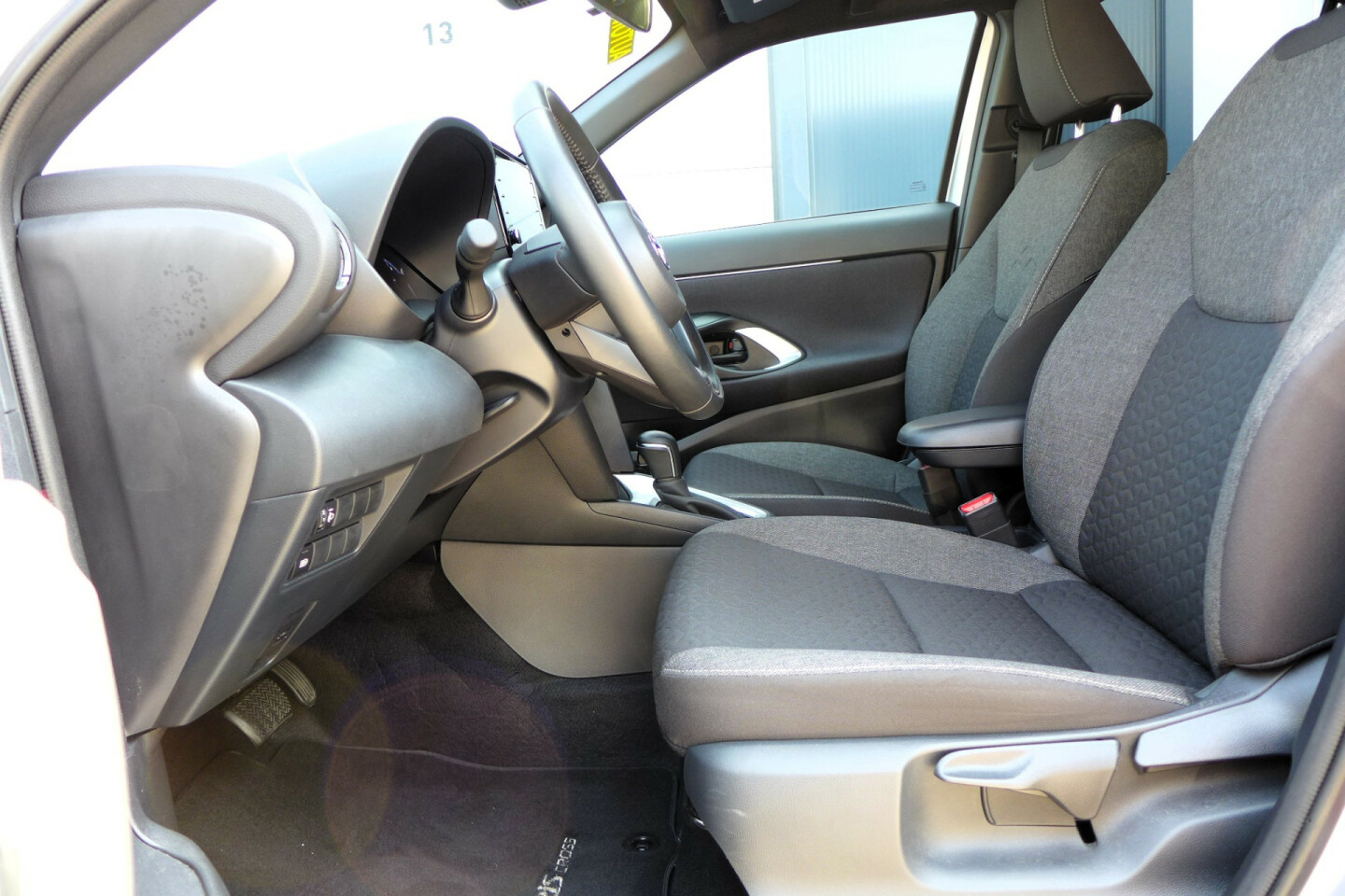 Toyota-Yaris Cross-9