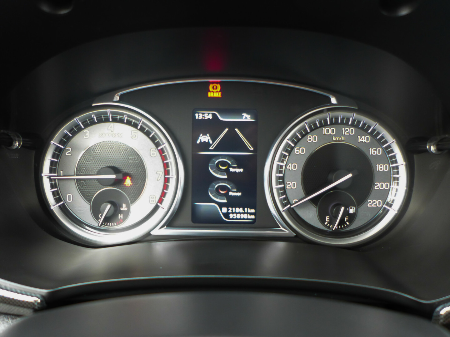 Suzuki-Vitara-15
