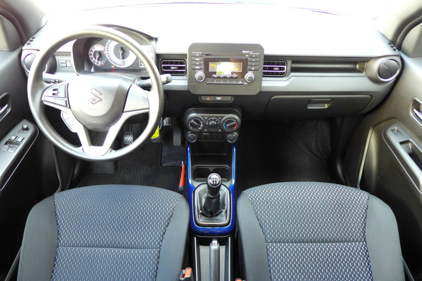 Suzuki-Ignis-11