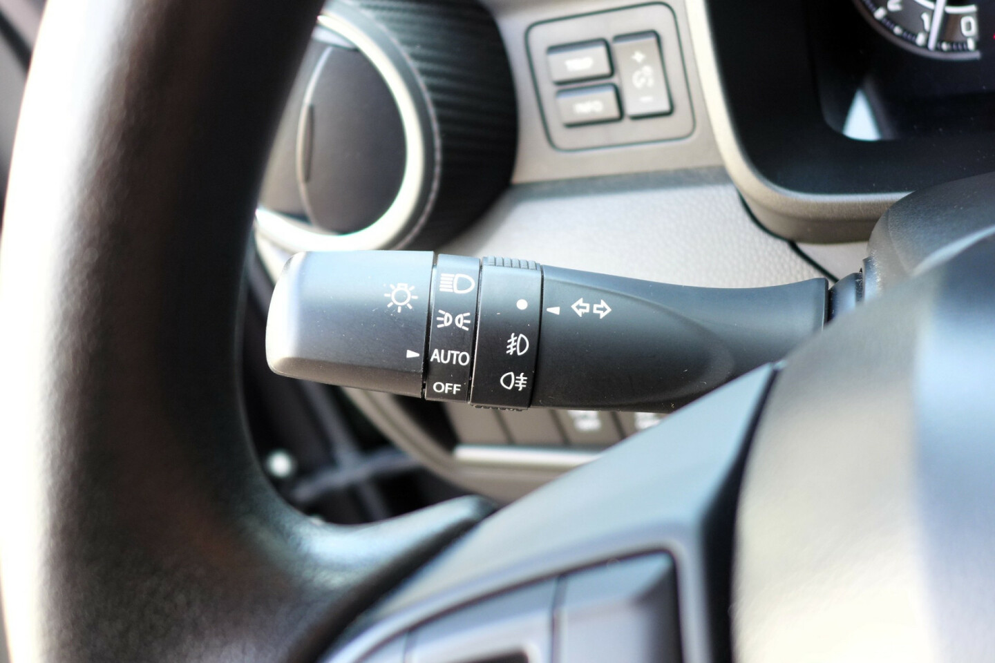Suzuki-Ignis-15
