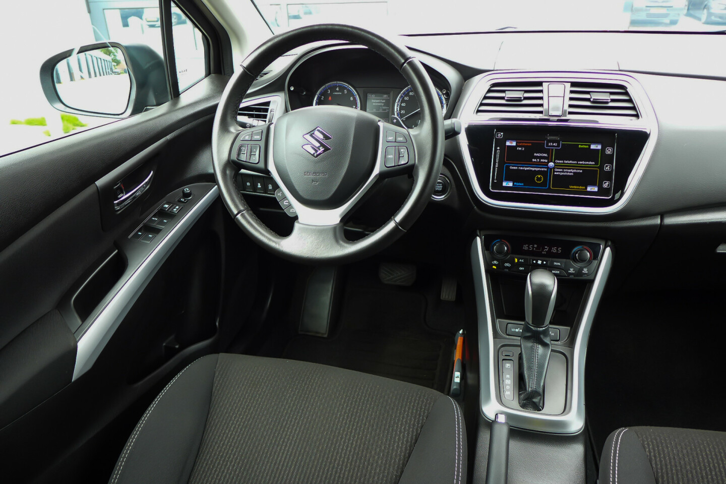 Suzuki-S-Cross-12