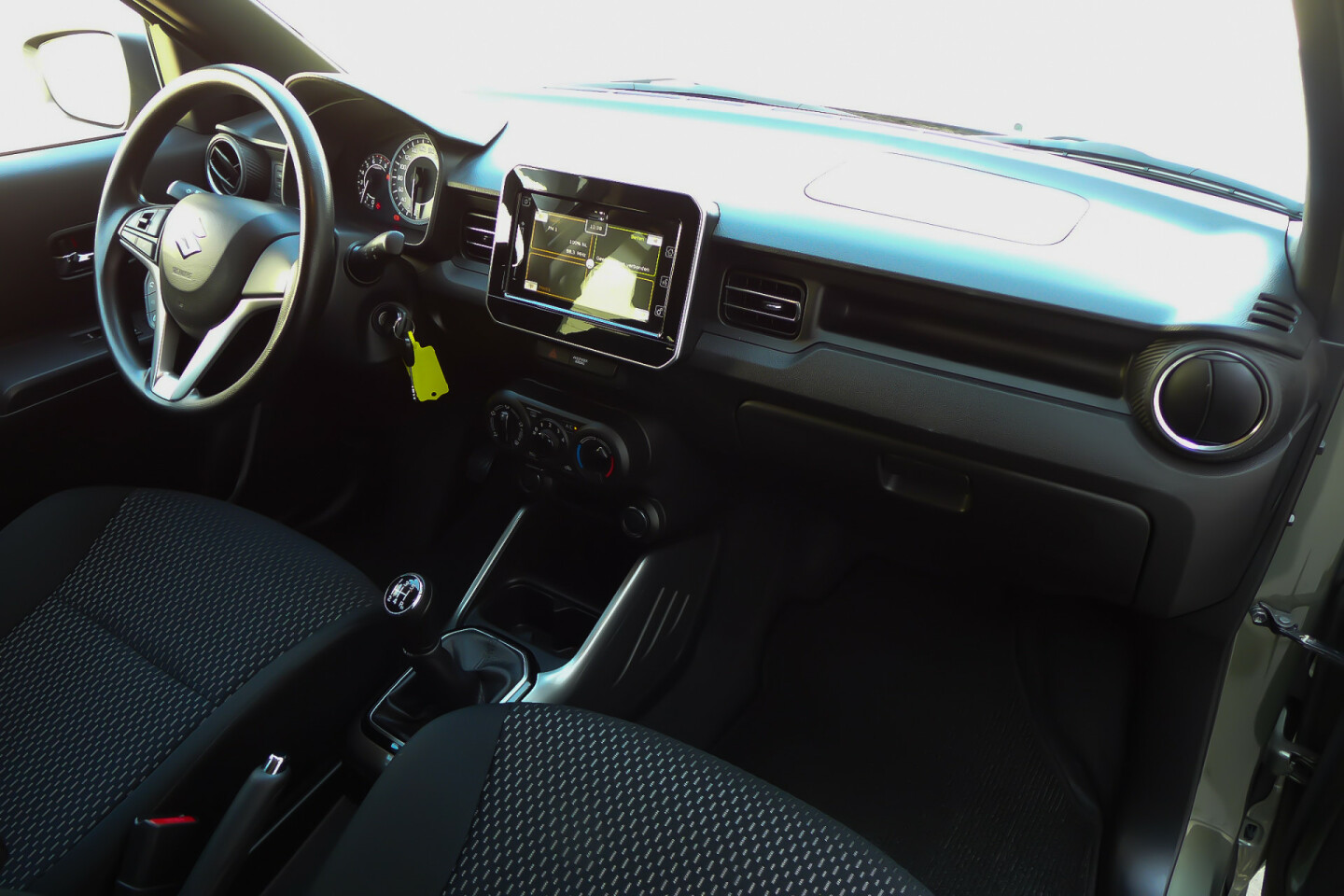 Suzuki-Ignis-10
