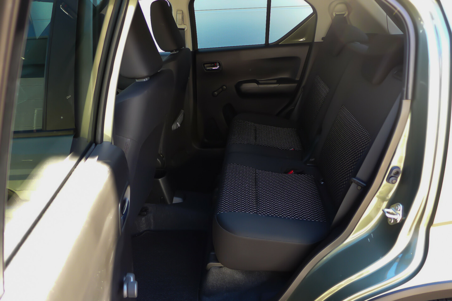 Suzuki-Ignis-12