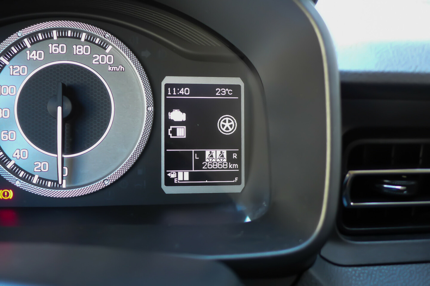 Suzuki-Ignis-17