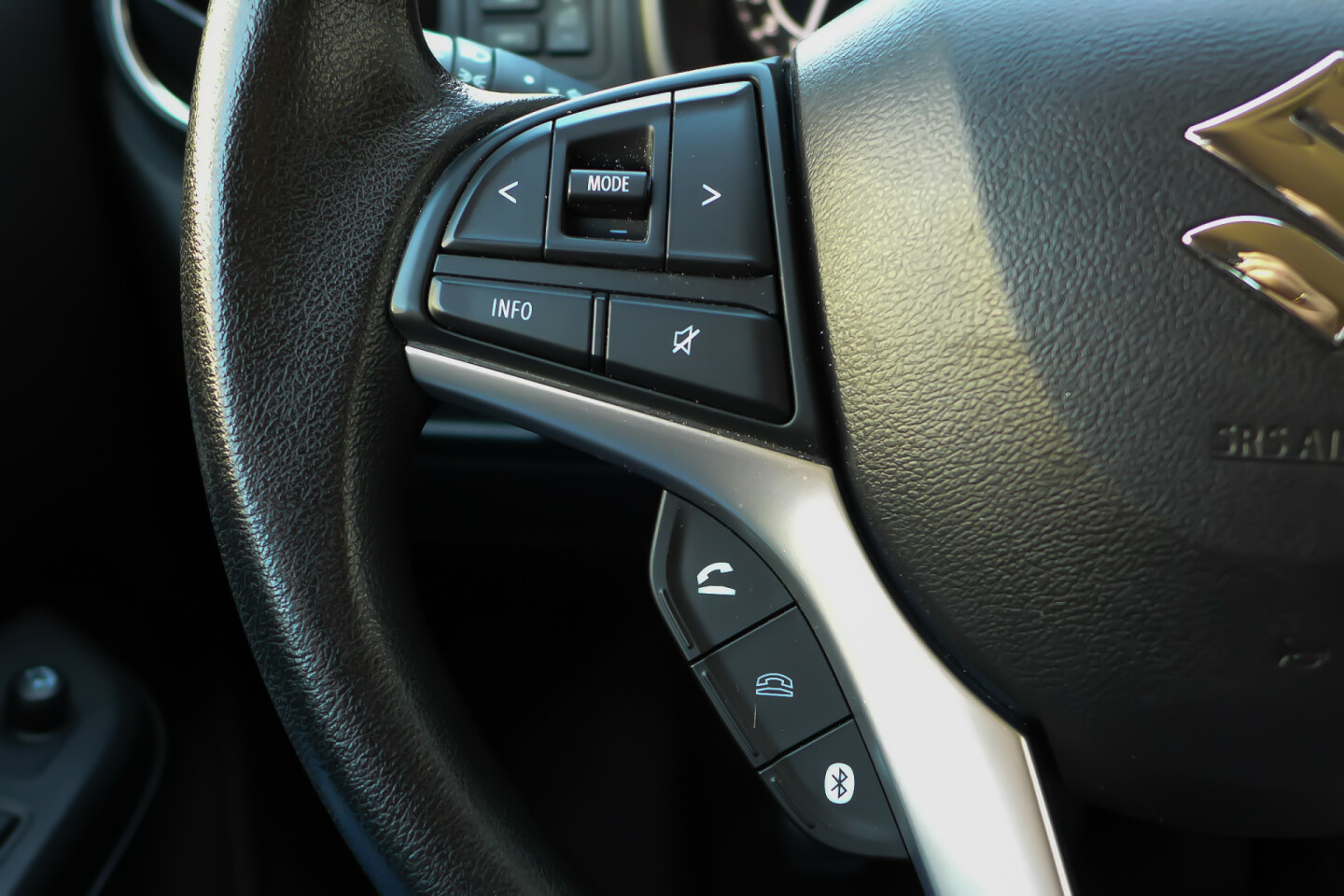 Suzuki-Ignis-22