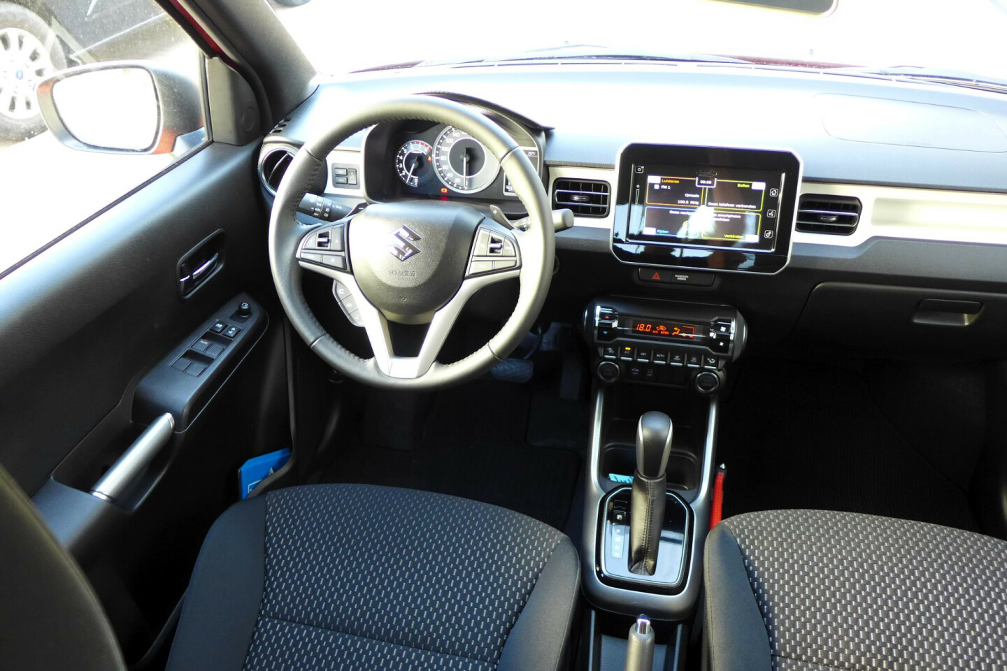 Suzuki-Ignis-13