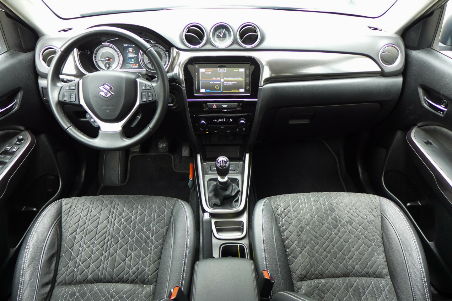 Suzuki-Vitara-13