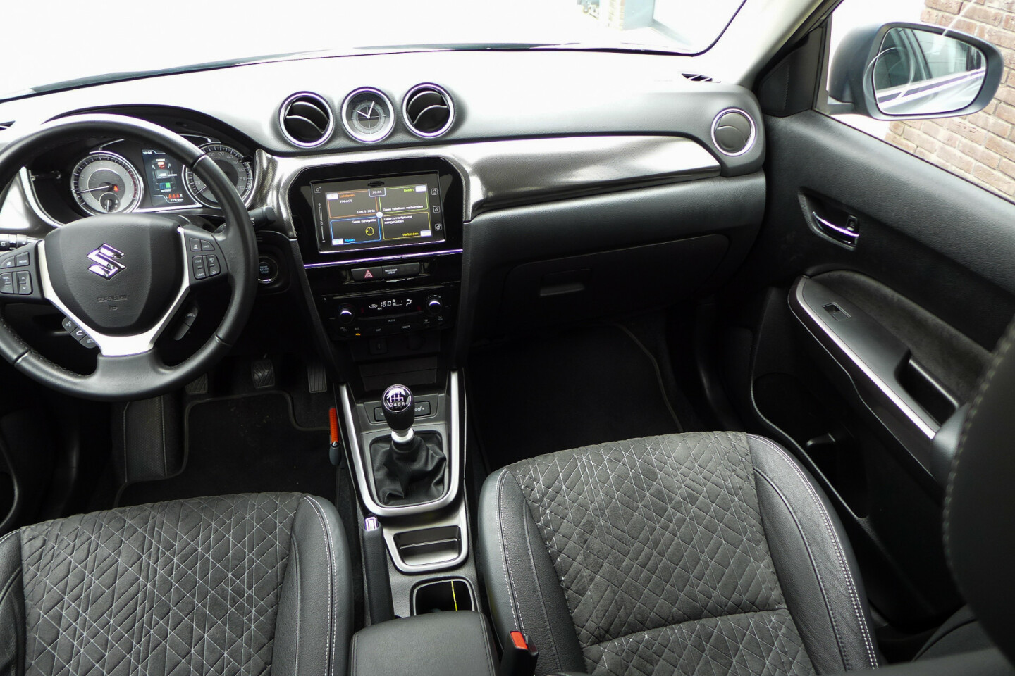 Suzuki-Vitara-15