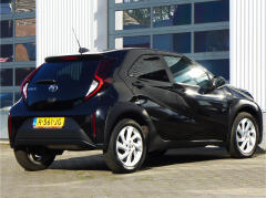 Toyota-Aygo X-5