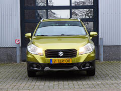 Suzuki-S-Cross-1