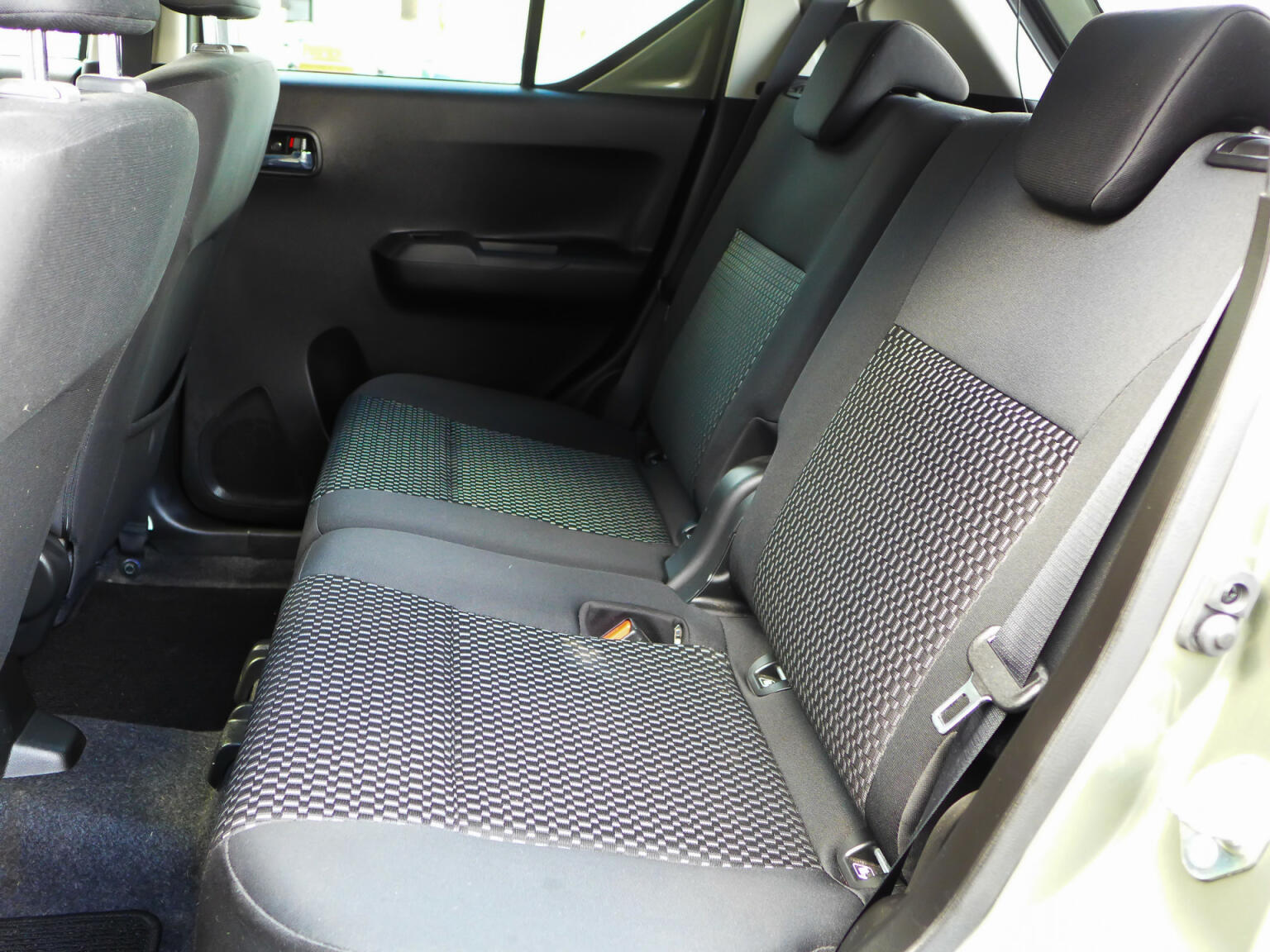 Suzuki-Ignis-31