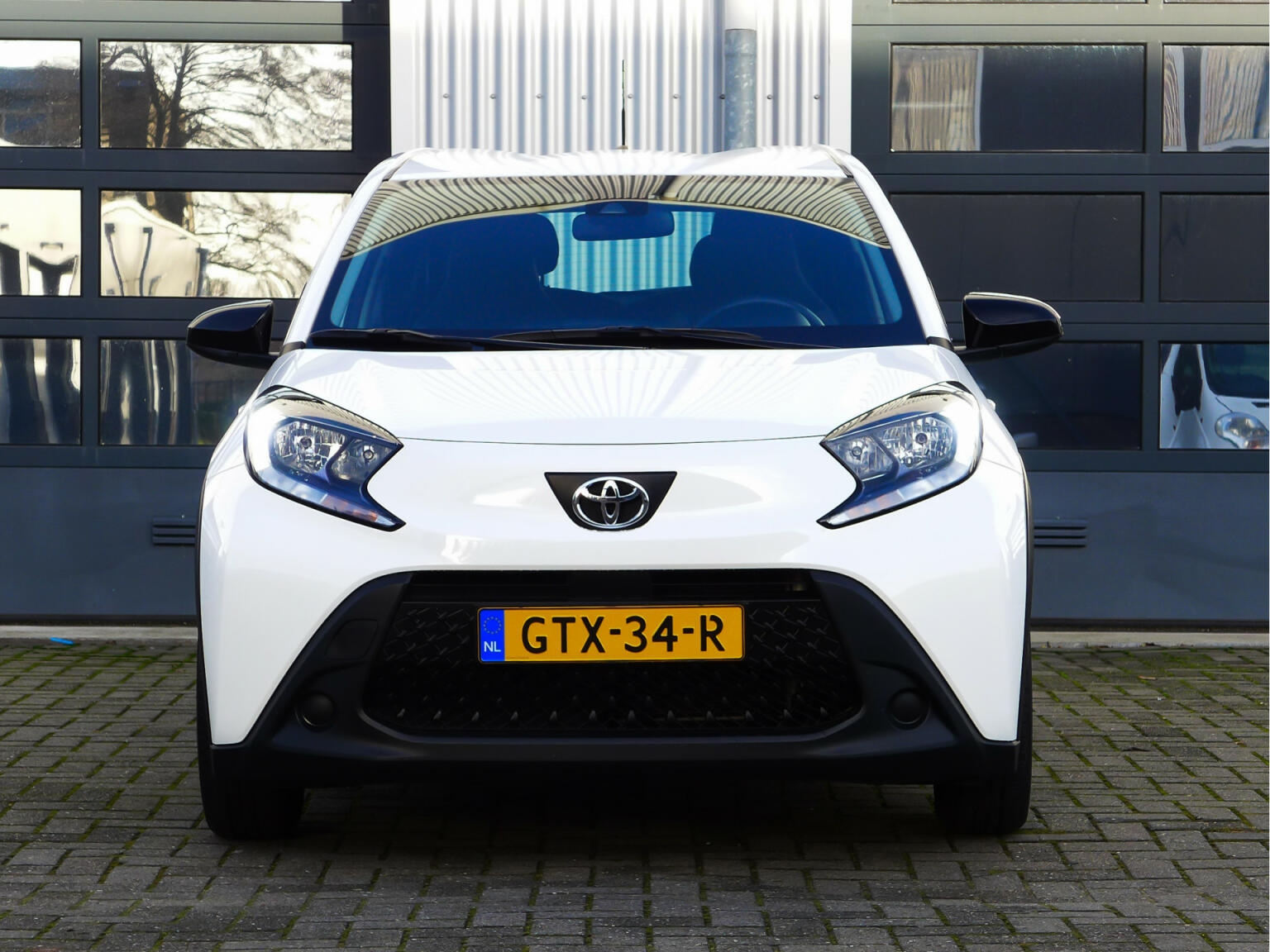 Toyota-Aygo X-1