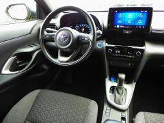 Toyota-Yaris Cross-13