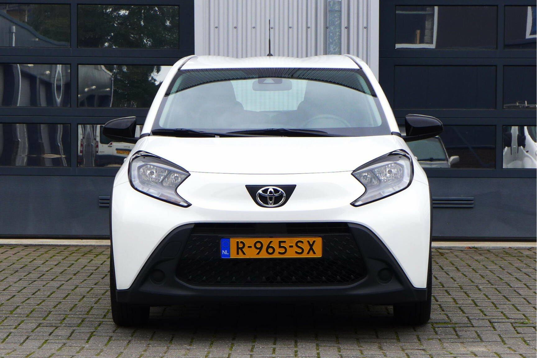 Toyota-Aygo X-2