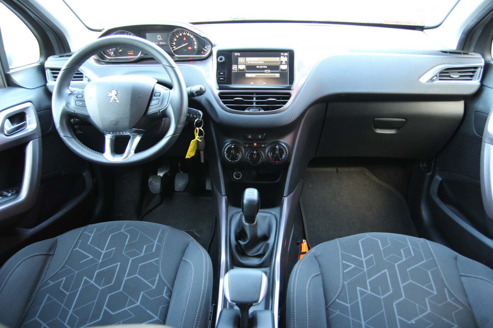 Peugeot-2008-14