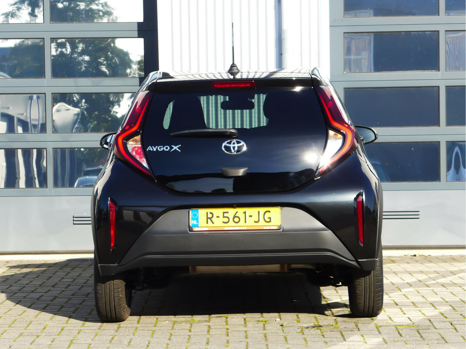 Toyota-Aygo X-6