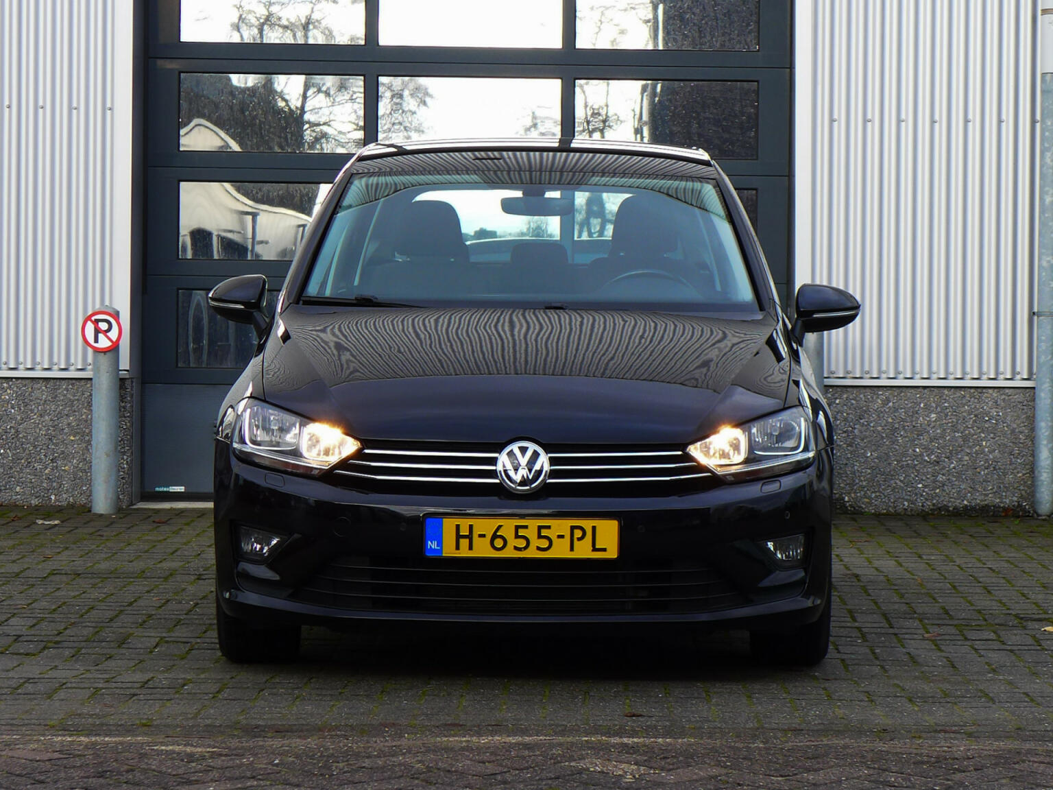 Volkswagen-Golf Sportsvan-1