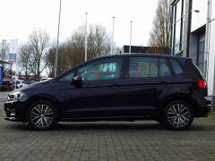 Volkswagen-Golf Sportsvan-3