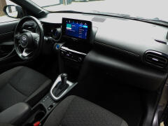 Toyota-Yaris Cross-10