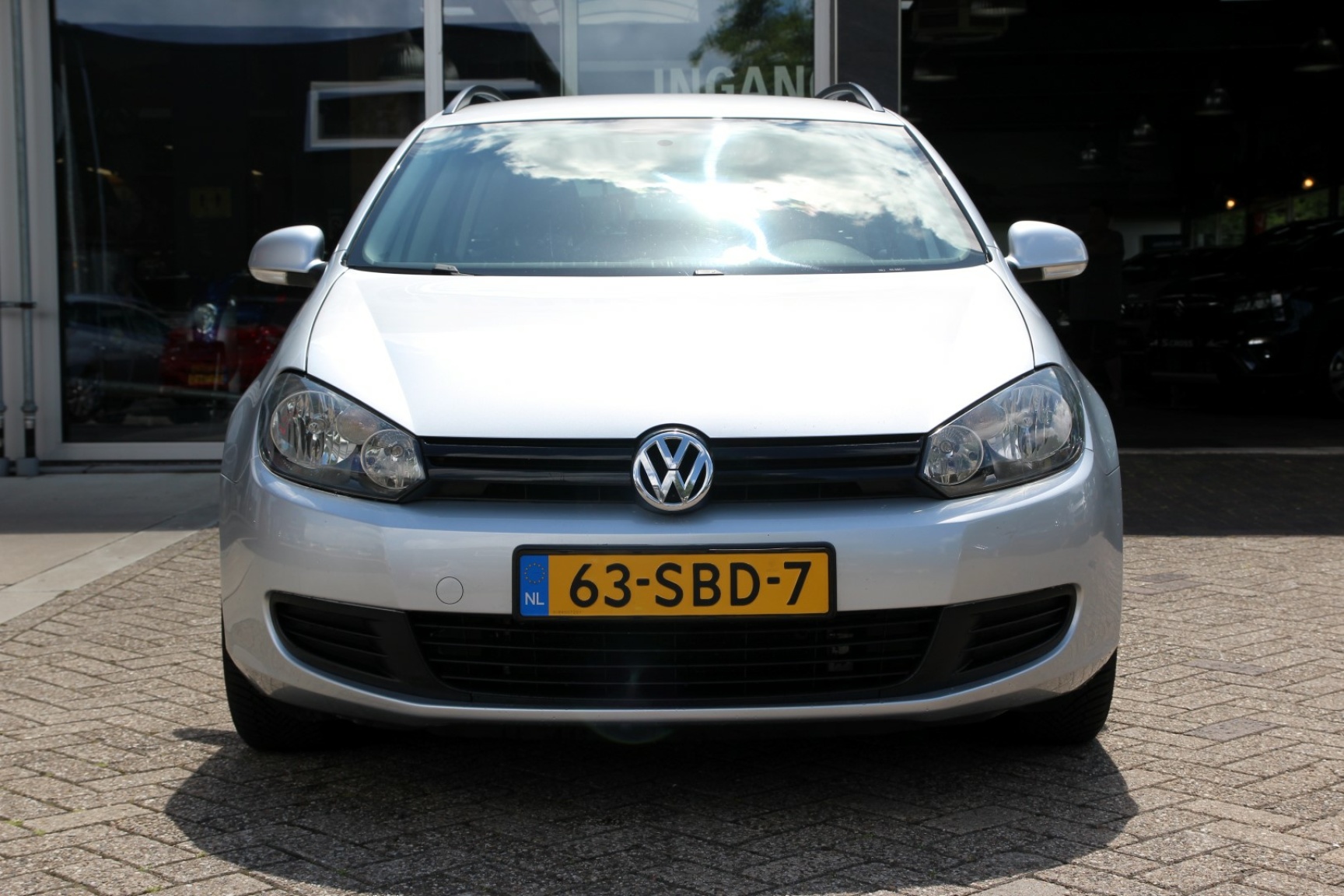 Volkswagen-Golf-1